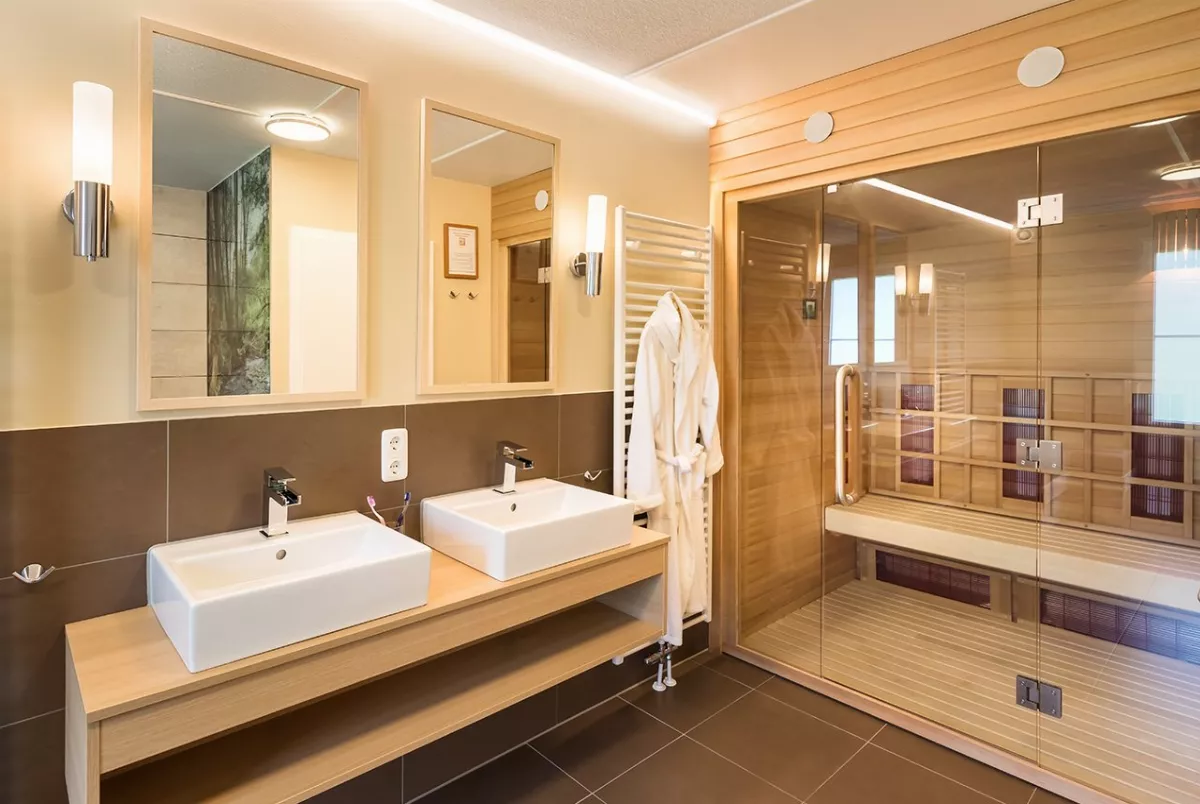 Badezimmer mit Sauna im VIP Haus