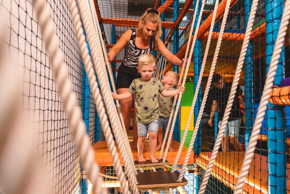 Großer Indoor-Spielplatz