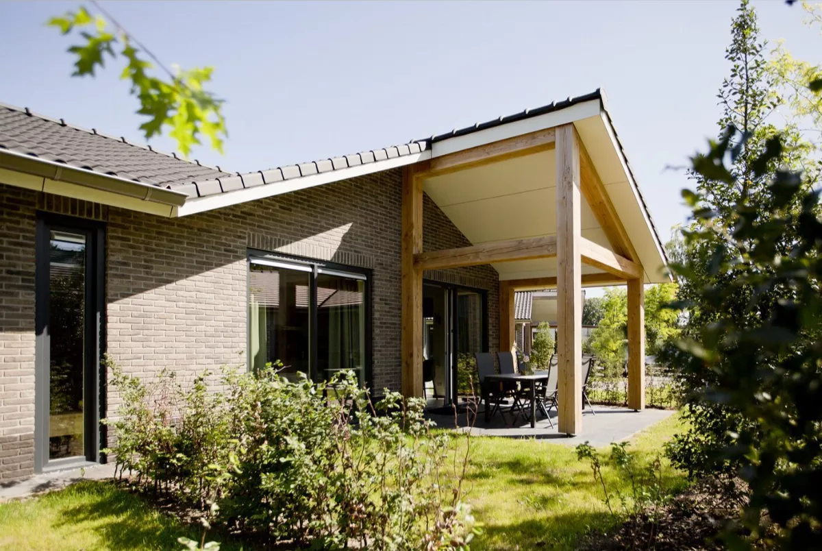 Ferienhaus mit überdachter Terrasse