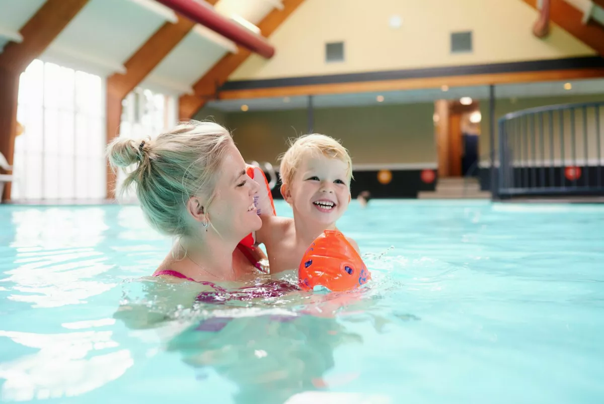 Wasserspaß im Hallenbad