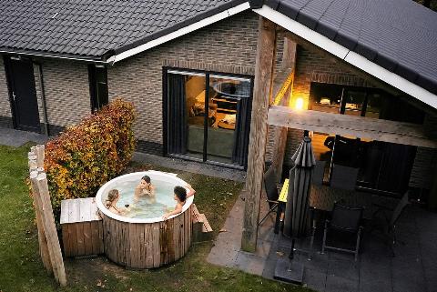 De IJsvogel Ferienhaus mit Whirlpool